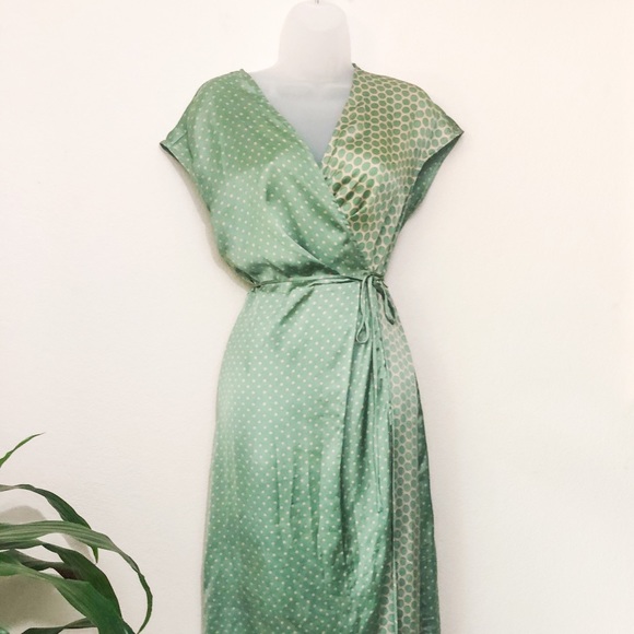 Dresses & Skirts - Green wrap dress